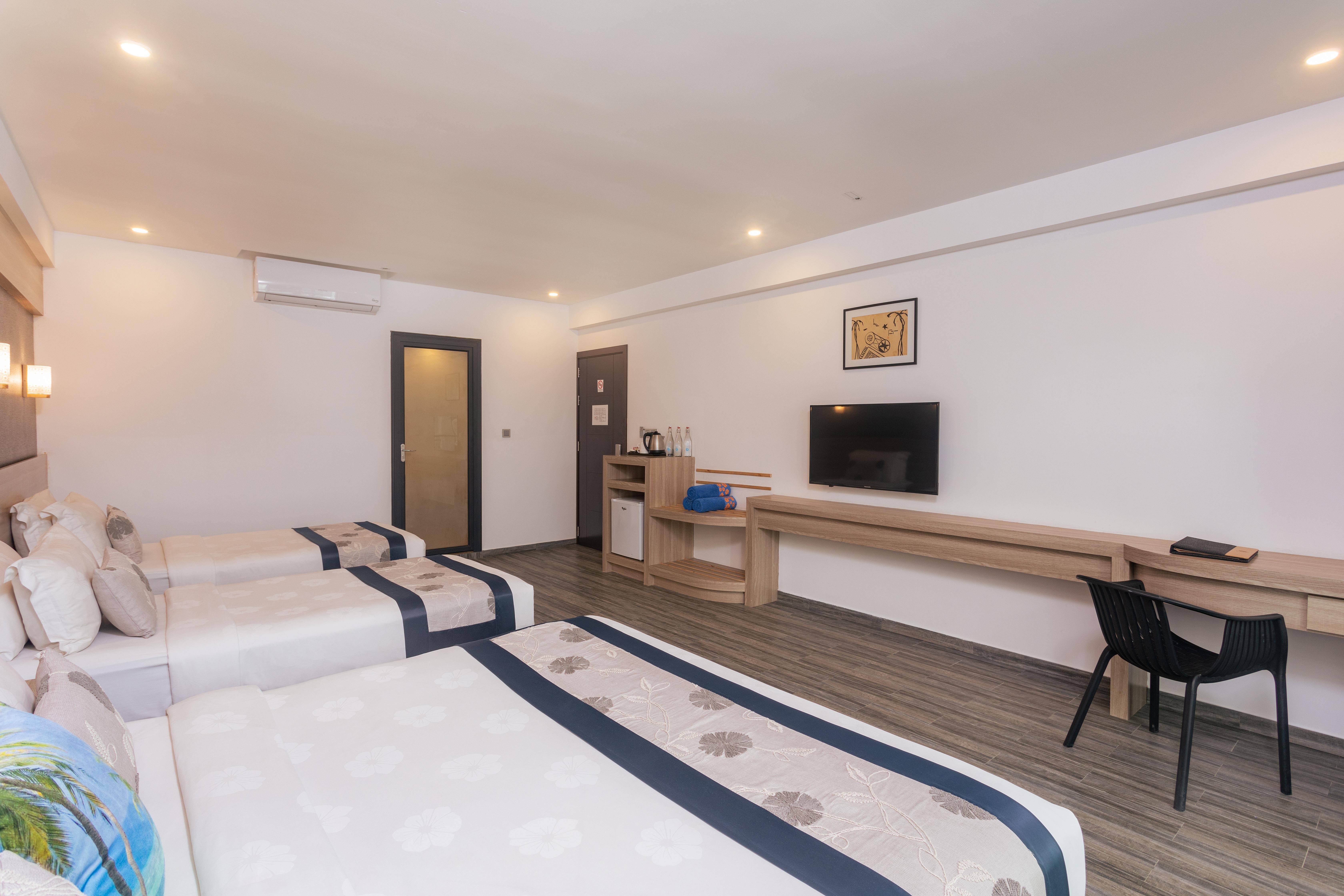 Hotel Kaani Grand Seaview à Maafushi Extérieur photo