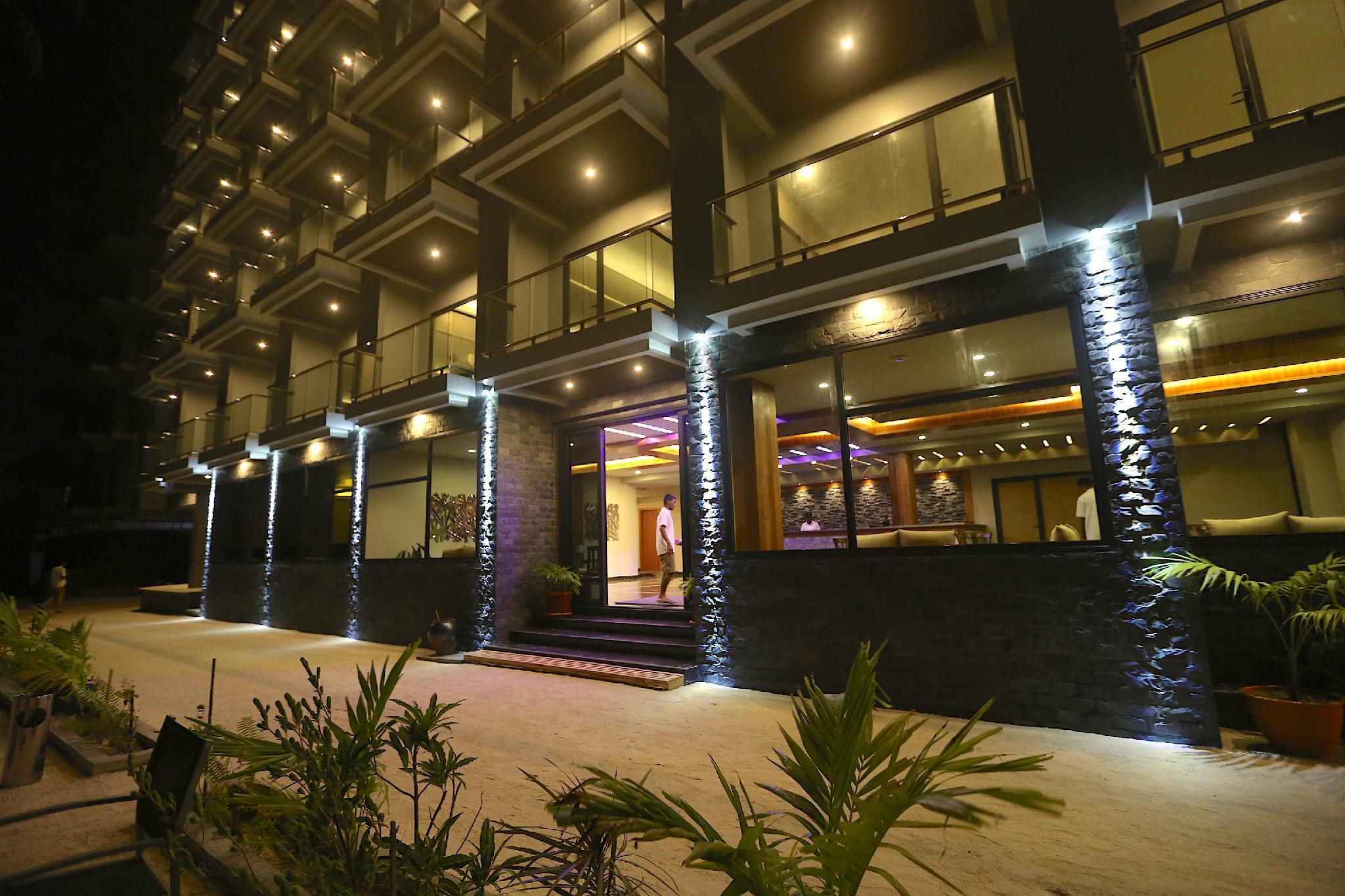 Hotel Kaani Grand Seaview à Maafushi Extérieur photo