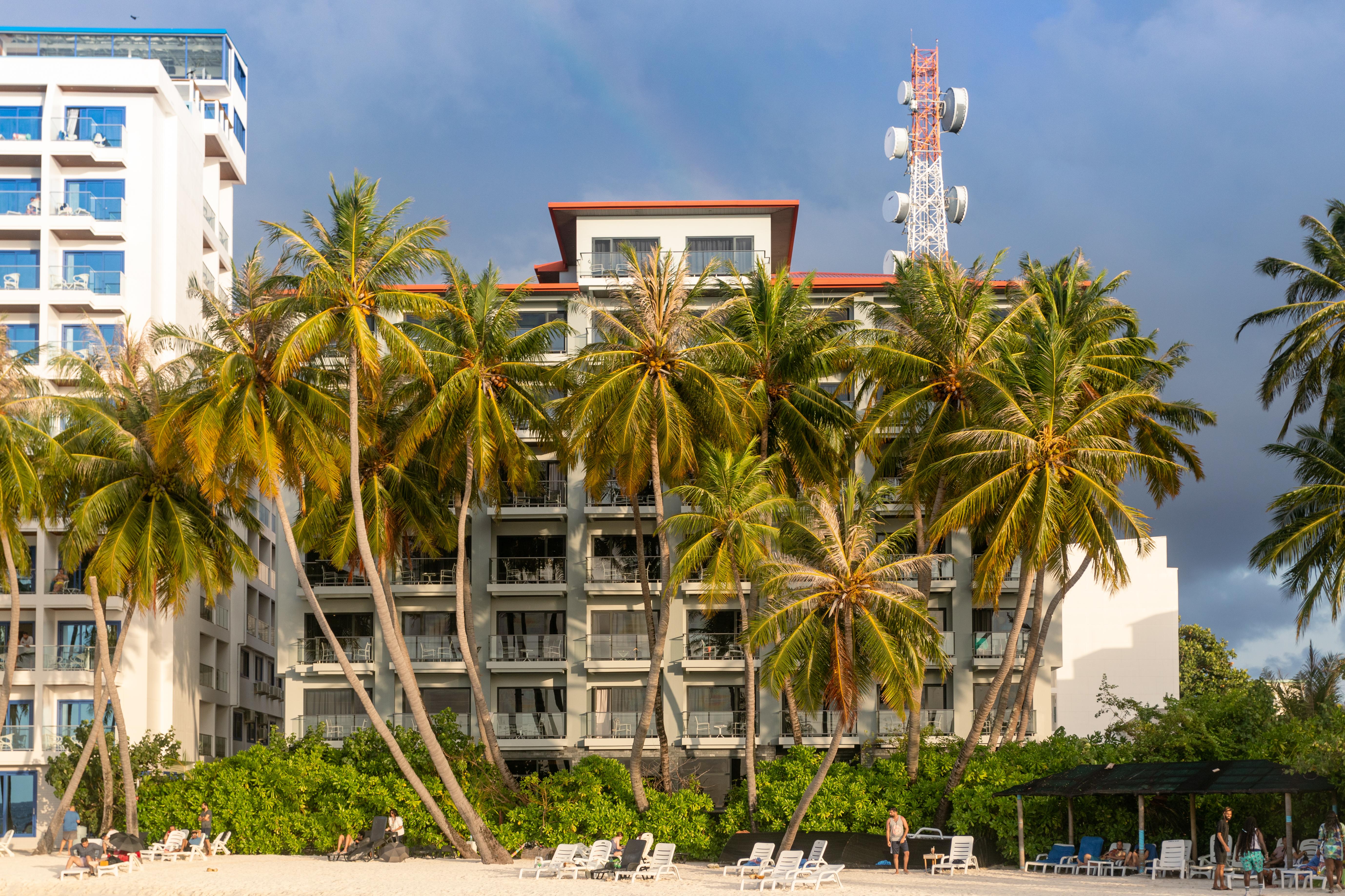 Hotel Kaani Grand Seaview à Maafushi Extérieur photo