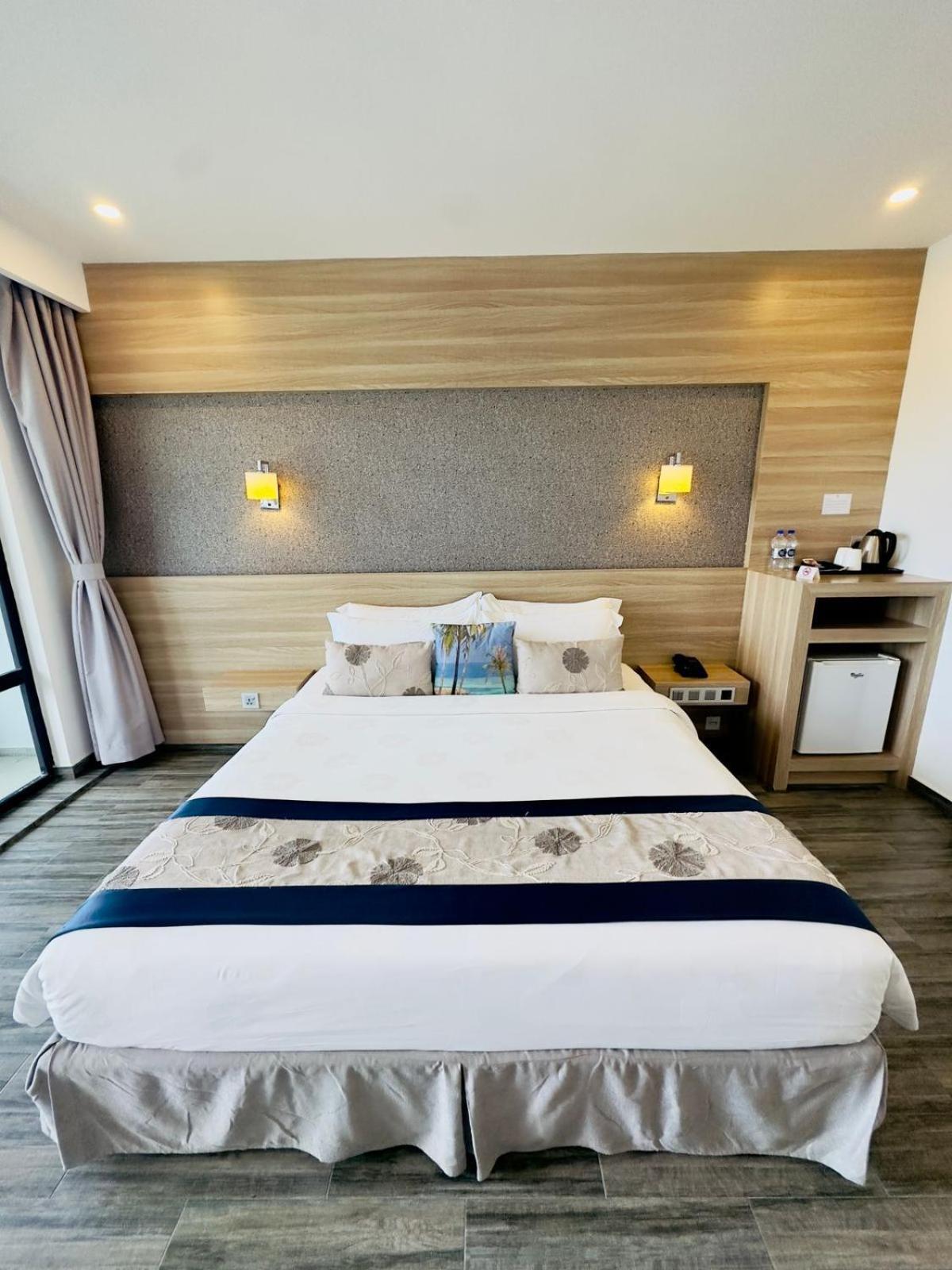 Hotel Kaani Grand Seaview à Maafushi Extérieur photo