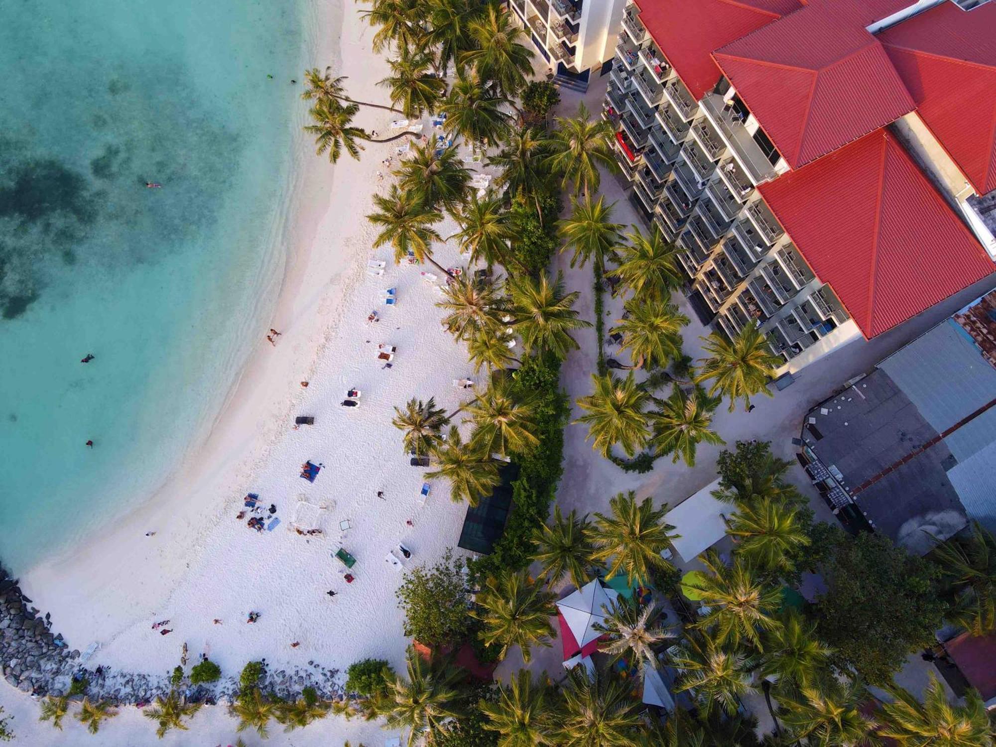 Hotel Kaani Grand Seaview à Maafushi Extérieur photo